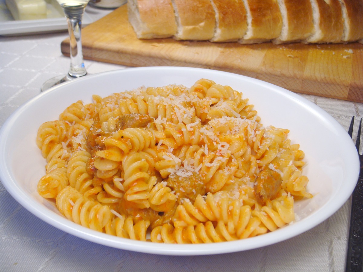 Creamy Roasted Red Pepper Pasta With Sausage_image