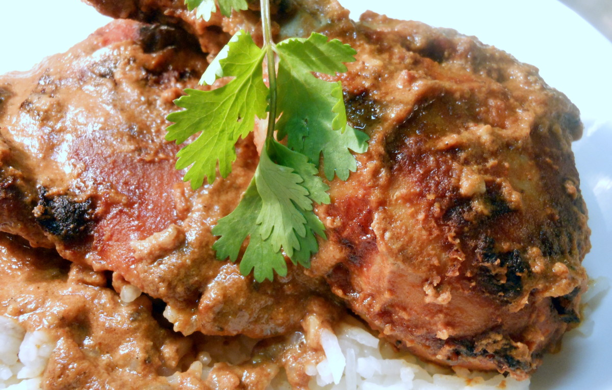 Chicken in Cardamom-Yogurt Sauce