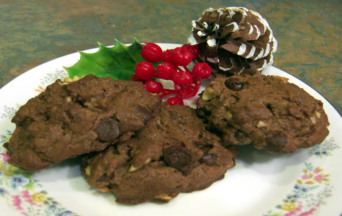 Mocha Walnut Christmas Cookies image