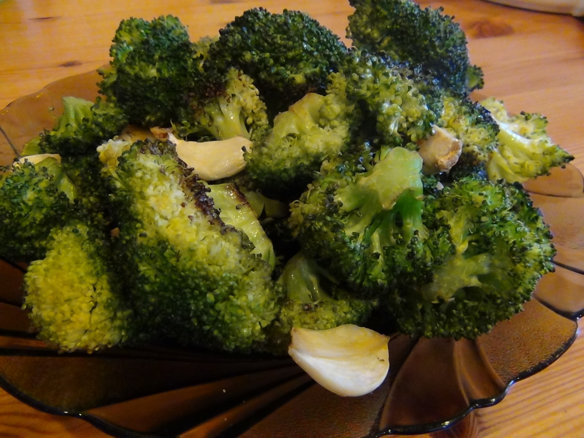 Roasted Broccoli With Garlic_image
