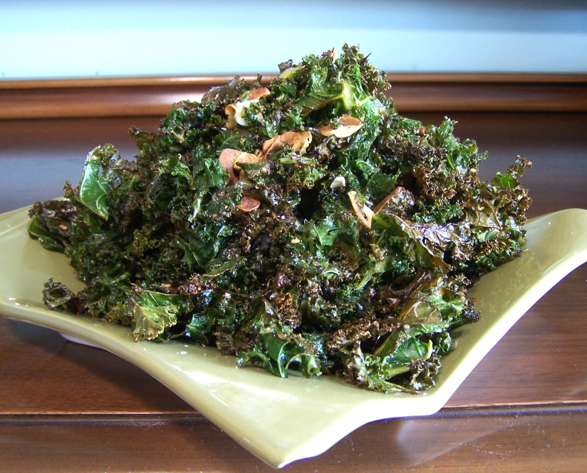 Crispy Everything Kale Chips image