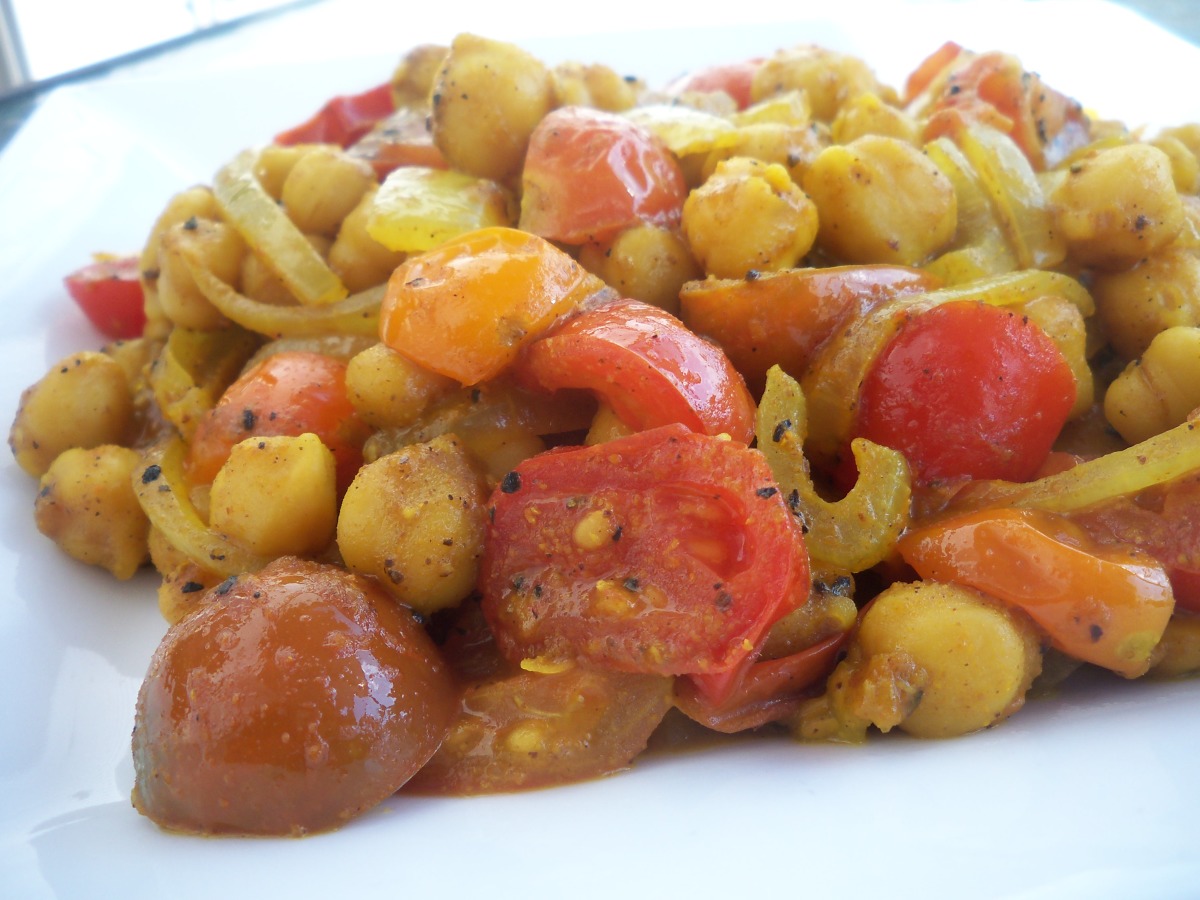 Bombay Spiced Chickpeas & Tomatoes image