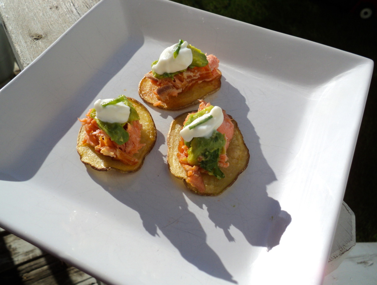 Chips With Smoked Salmon and Avocado Salsa