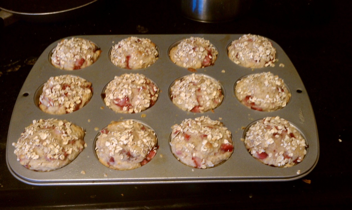 Strawberry Buttermilk Oatmeal Muffins_image