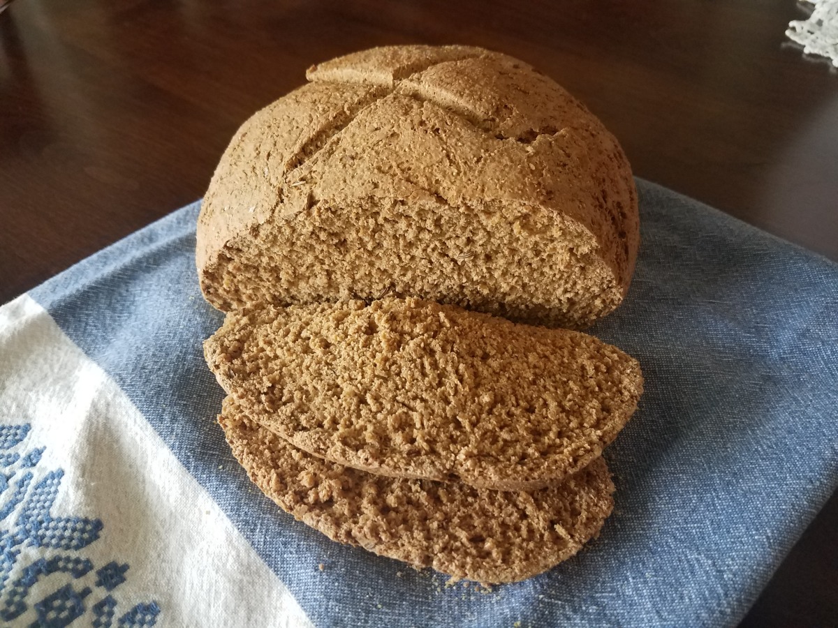 Classic Pumpernickel Bread_image