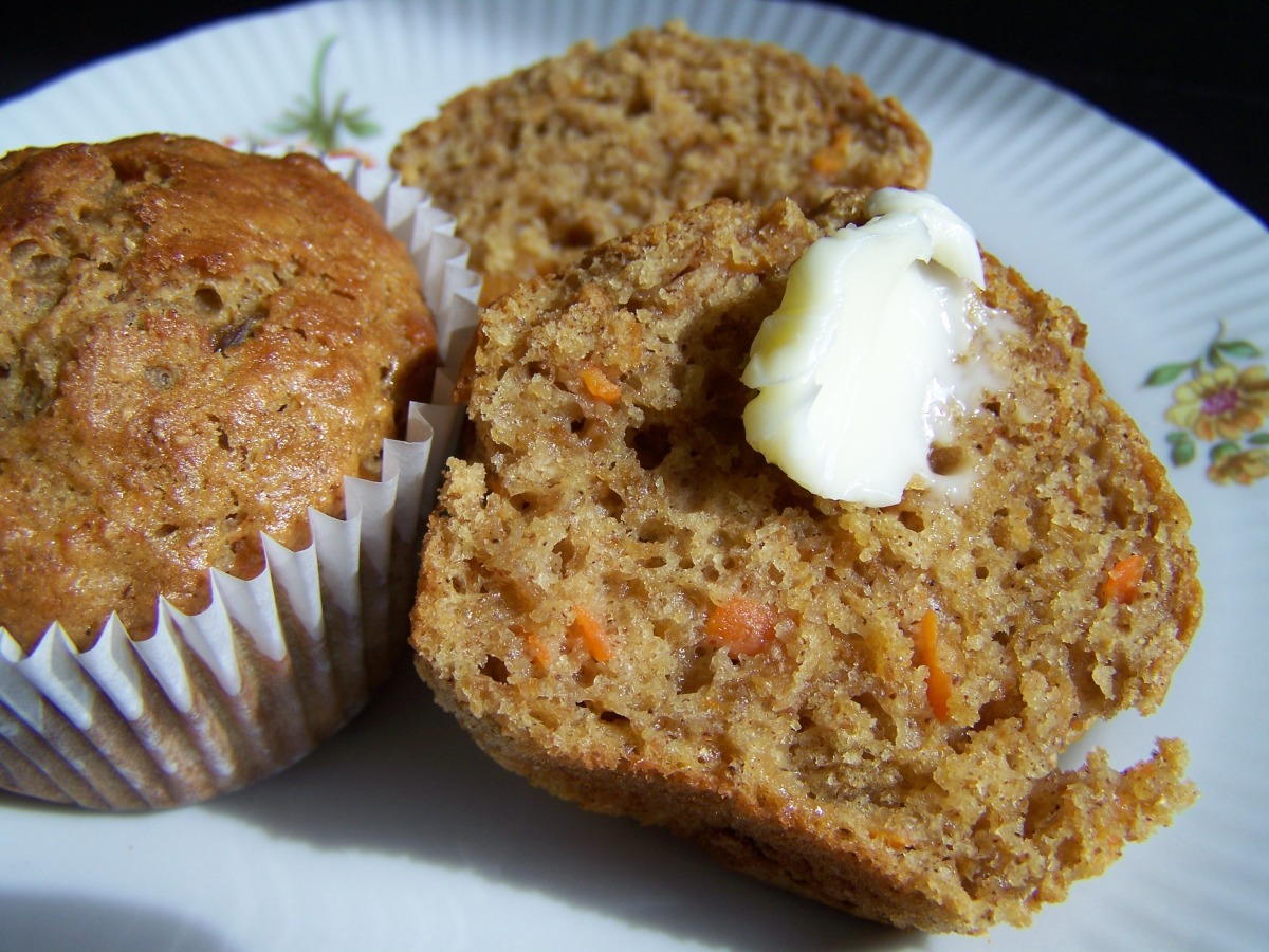 Gluten-free Carrot Cake Cupcakes (Easy + Healthy)