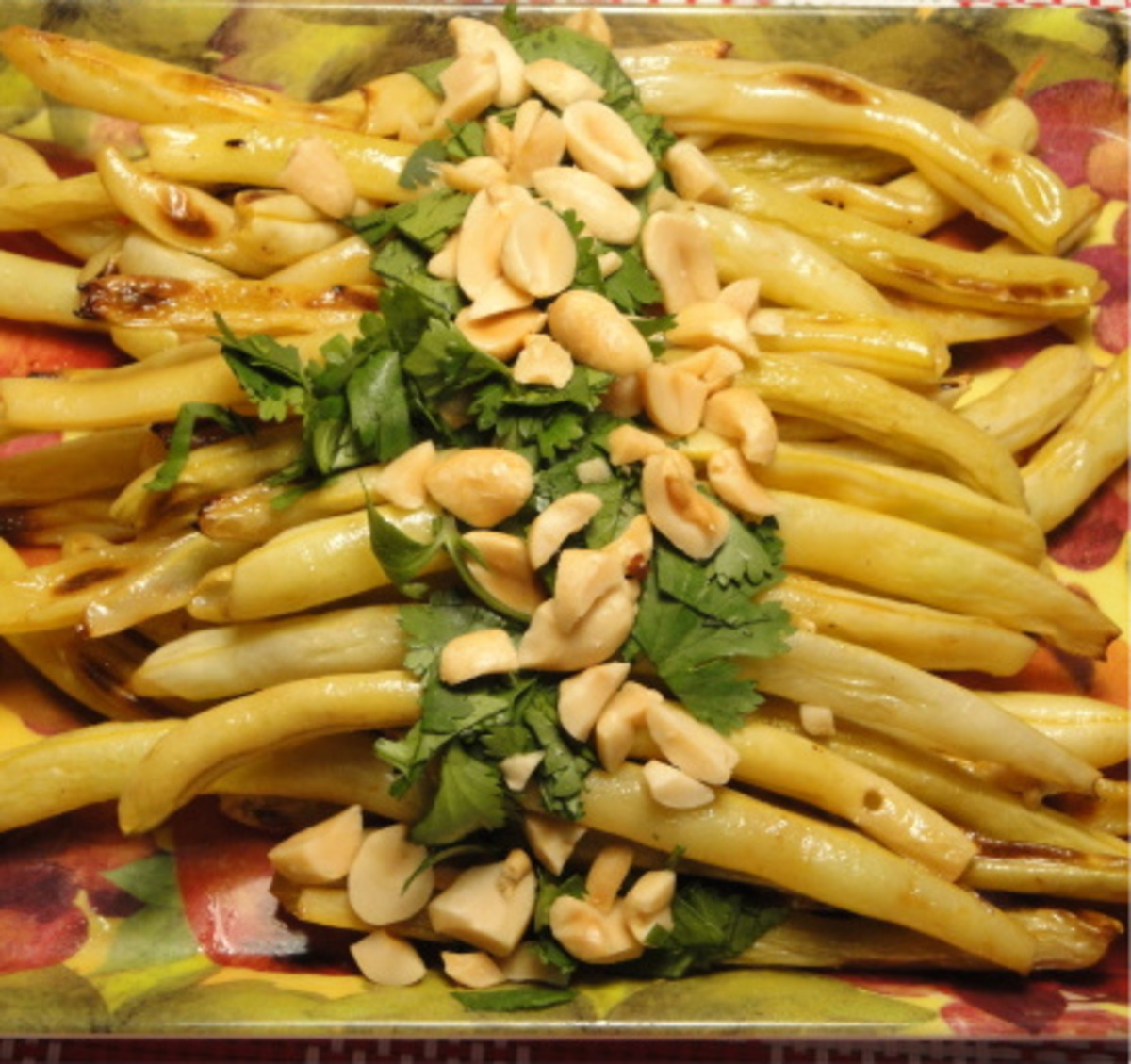 Roasted Yellow Beans With Peanuts and Cilantro_image