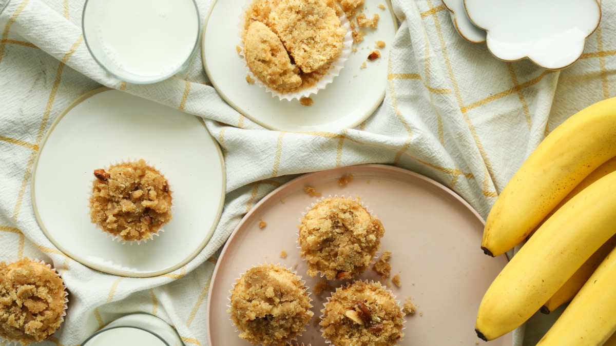 Crumb Topped Banana Muffins