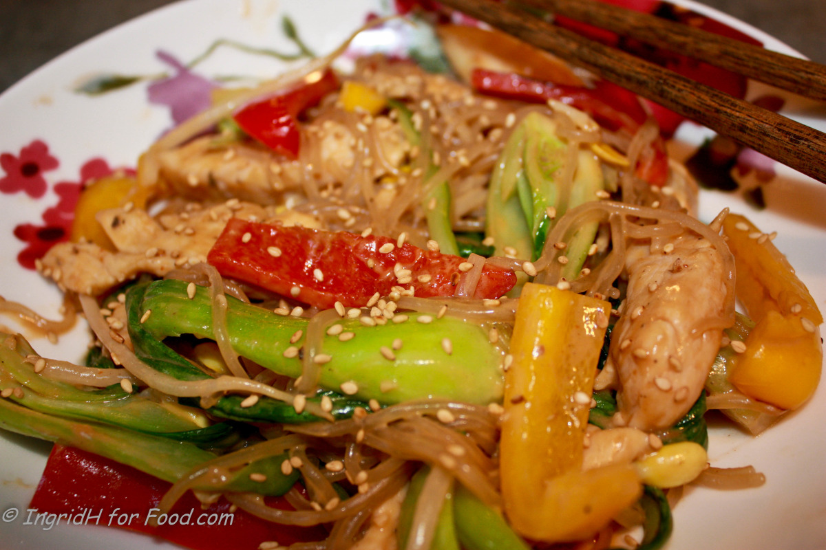 Spicy Peanut Pork W/Rice Noodles image