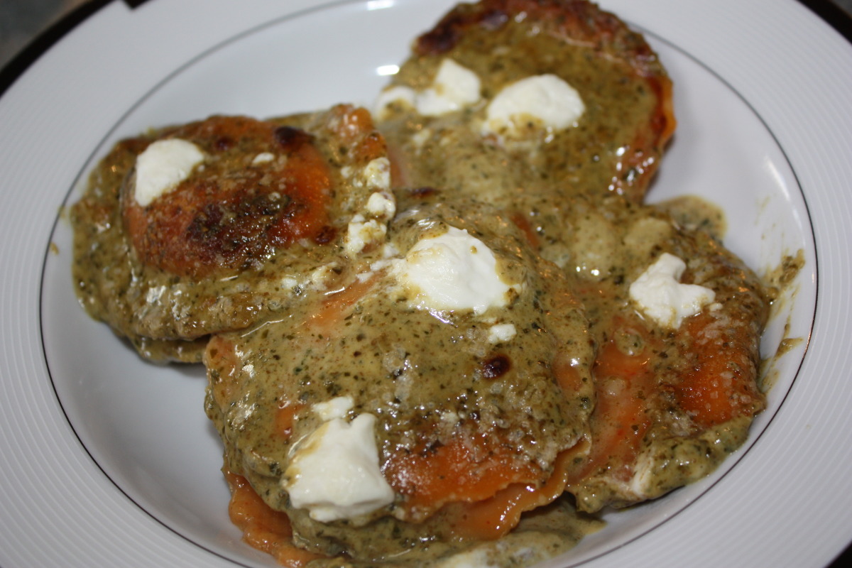 Cheesy Toasted Ravioli With Pesto