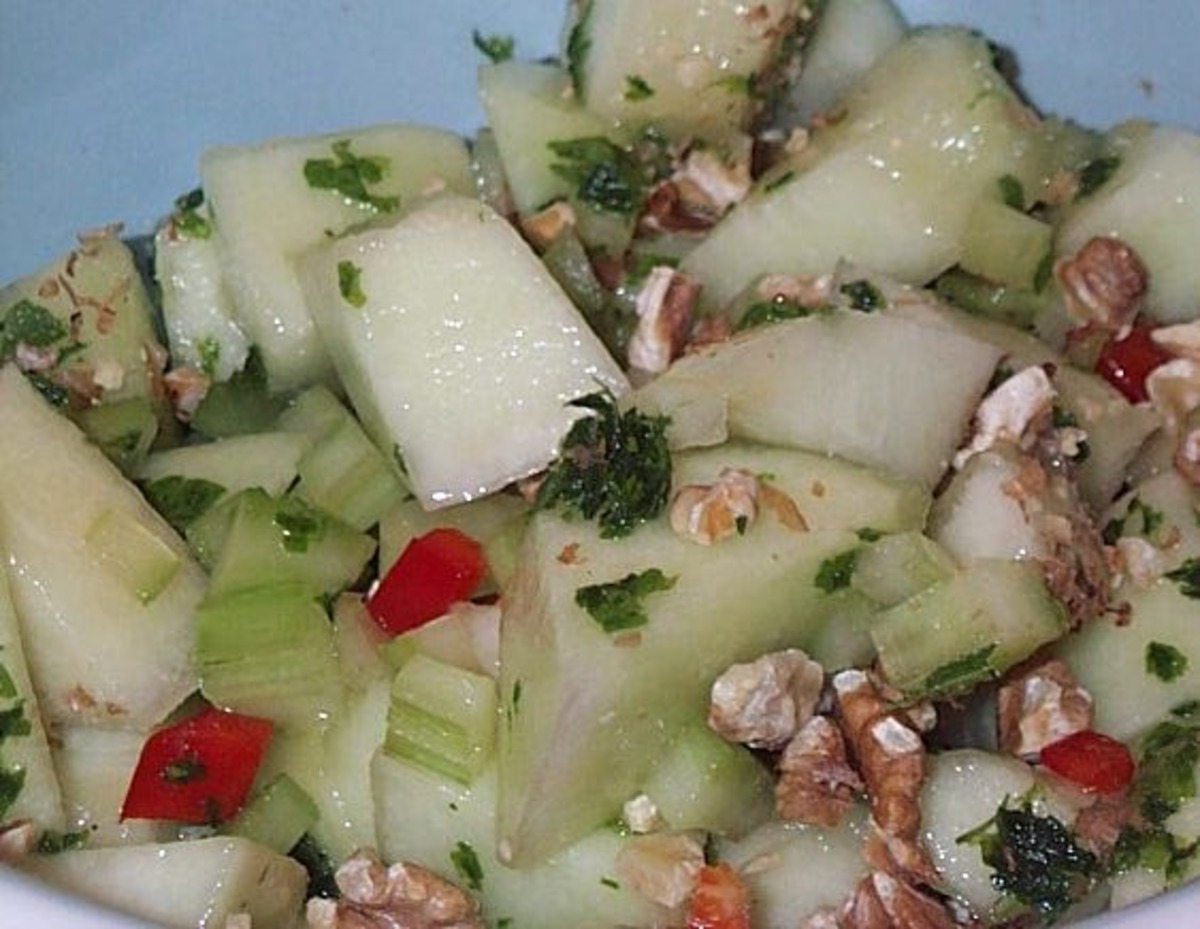 Honeydew Walnut Salad image