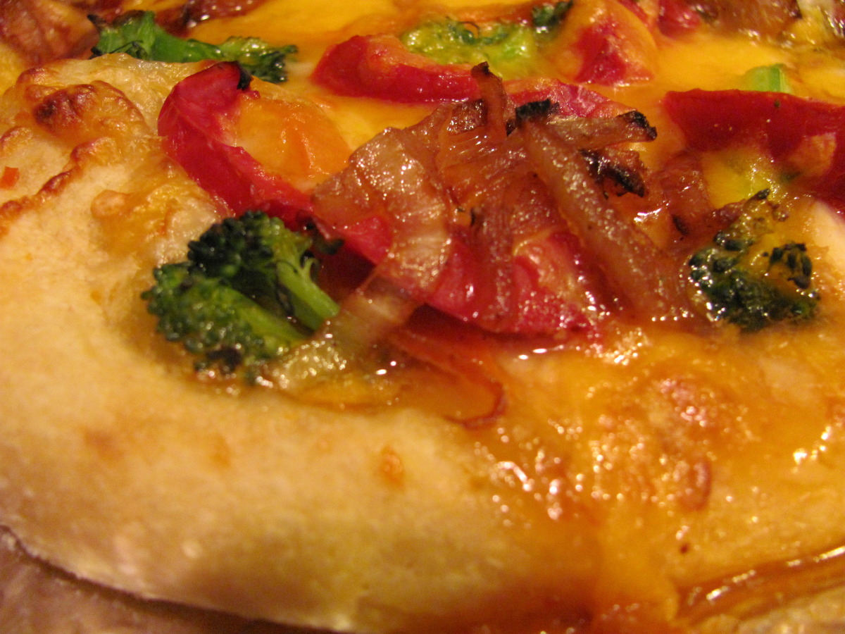 Thai Chicken Pizza With Sweet Chili Sauce image