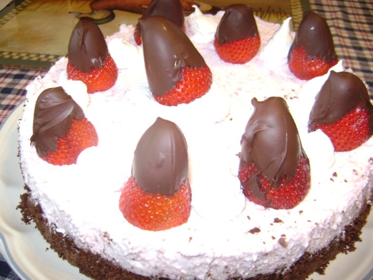 Chocolate-Dipped Strawberry Cheesecake image