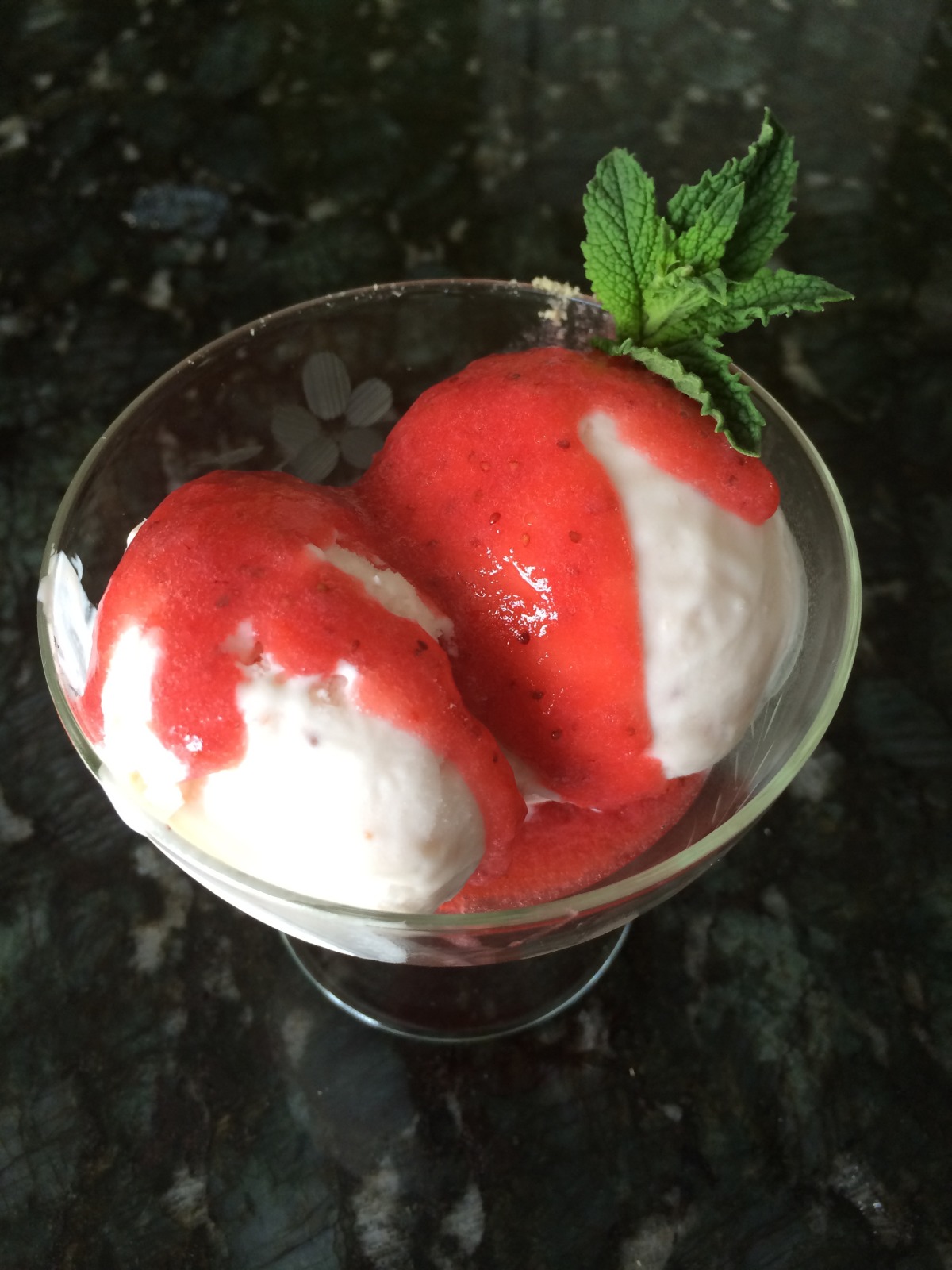 Jenis Splendid Roasted Strawberry And Buttermilk Ice Cream Recipes recipe