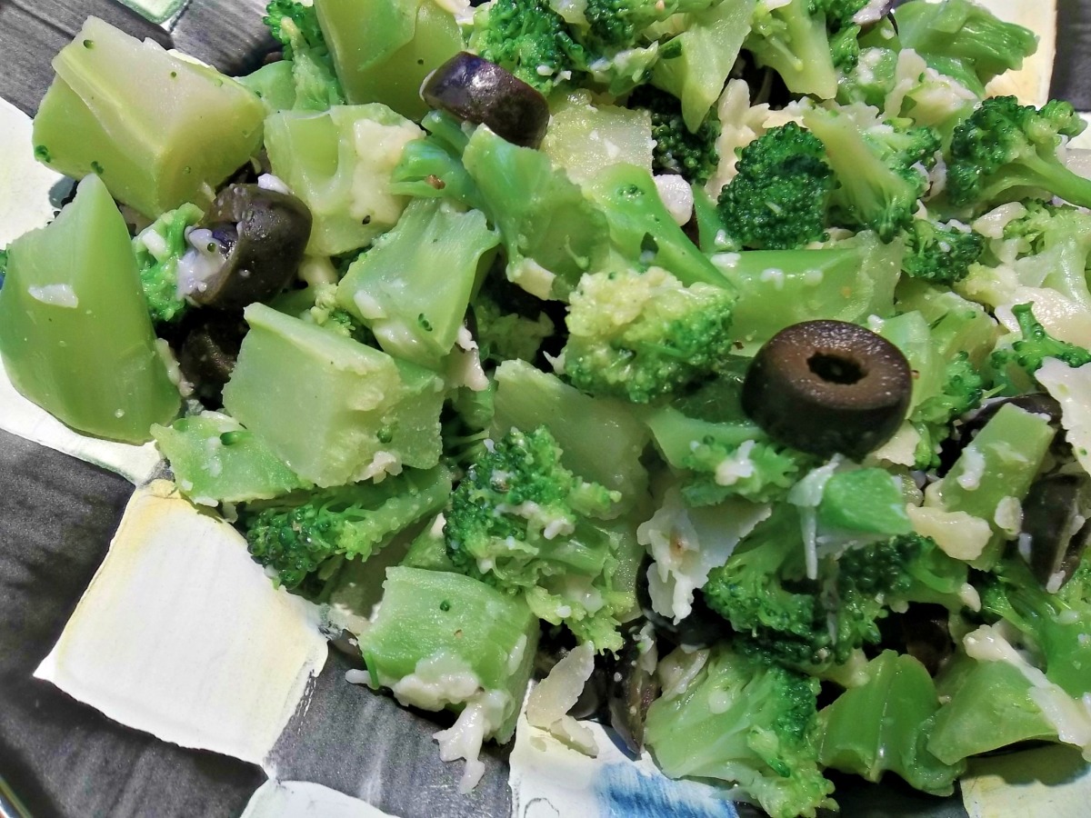Broccoli With Black Olives and Parmesan