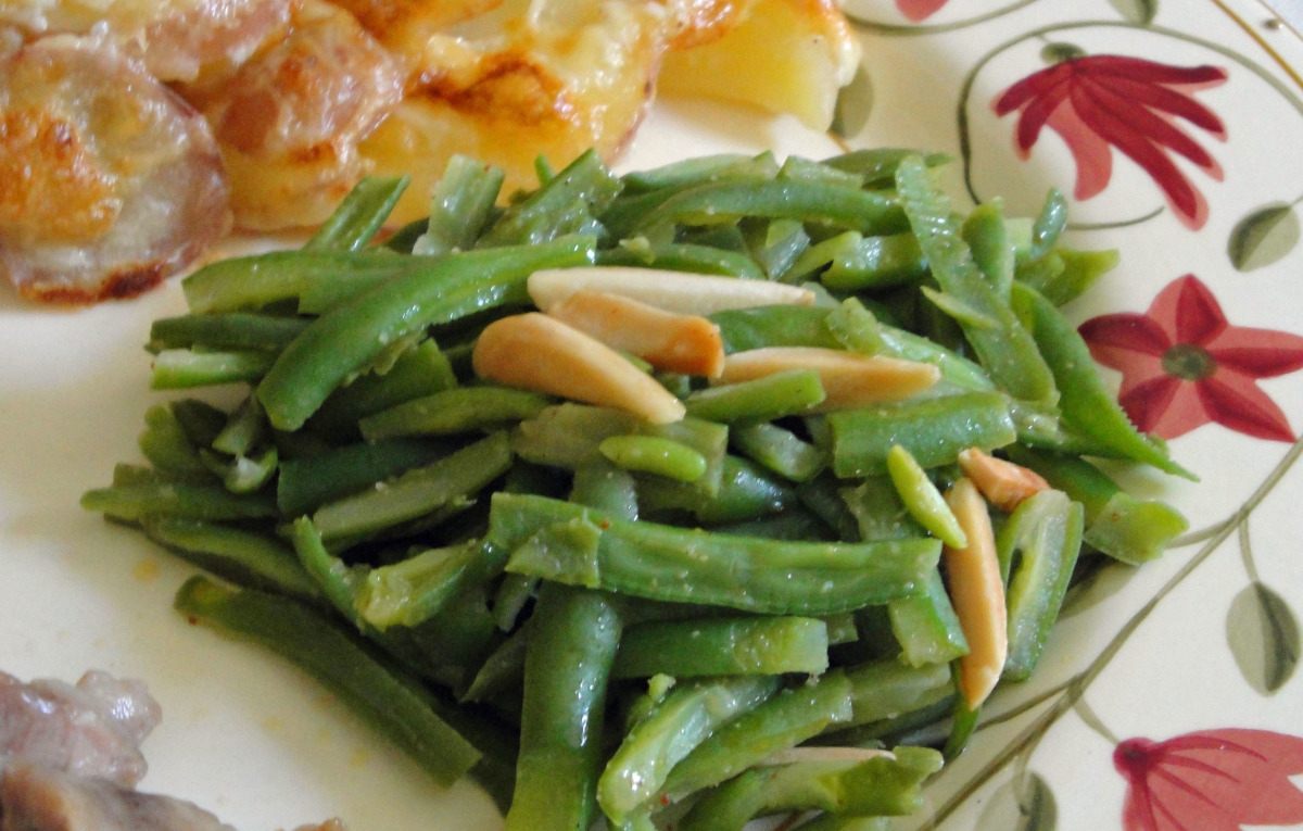 Algerian Green Beans With Almonds