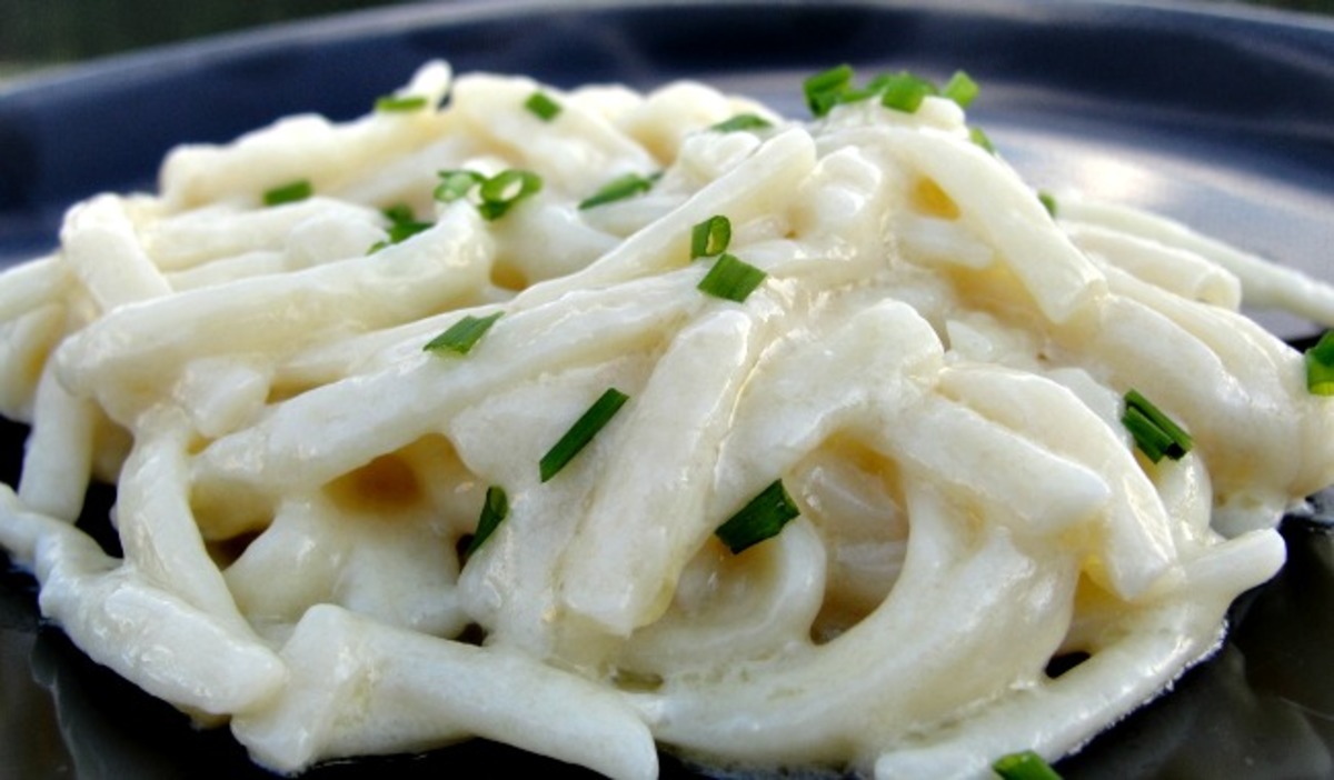 Decadent Fettucine Alfredo Sauce image