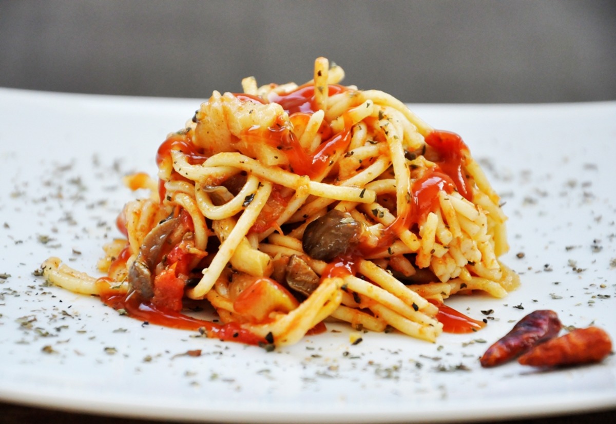 Oyster Mushroom Spaghetti With Tomato And Basil Sauce Recipe Food Com