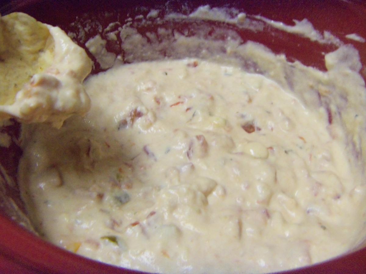 Quick and Easy Chile Con Queso Dip_image