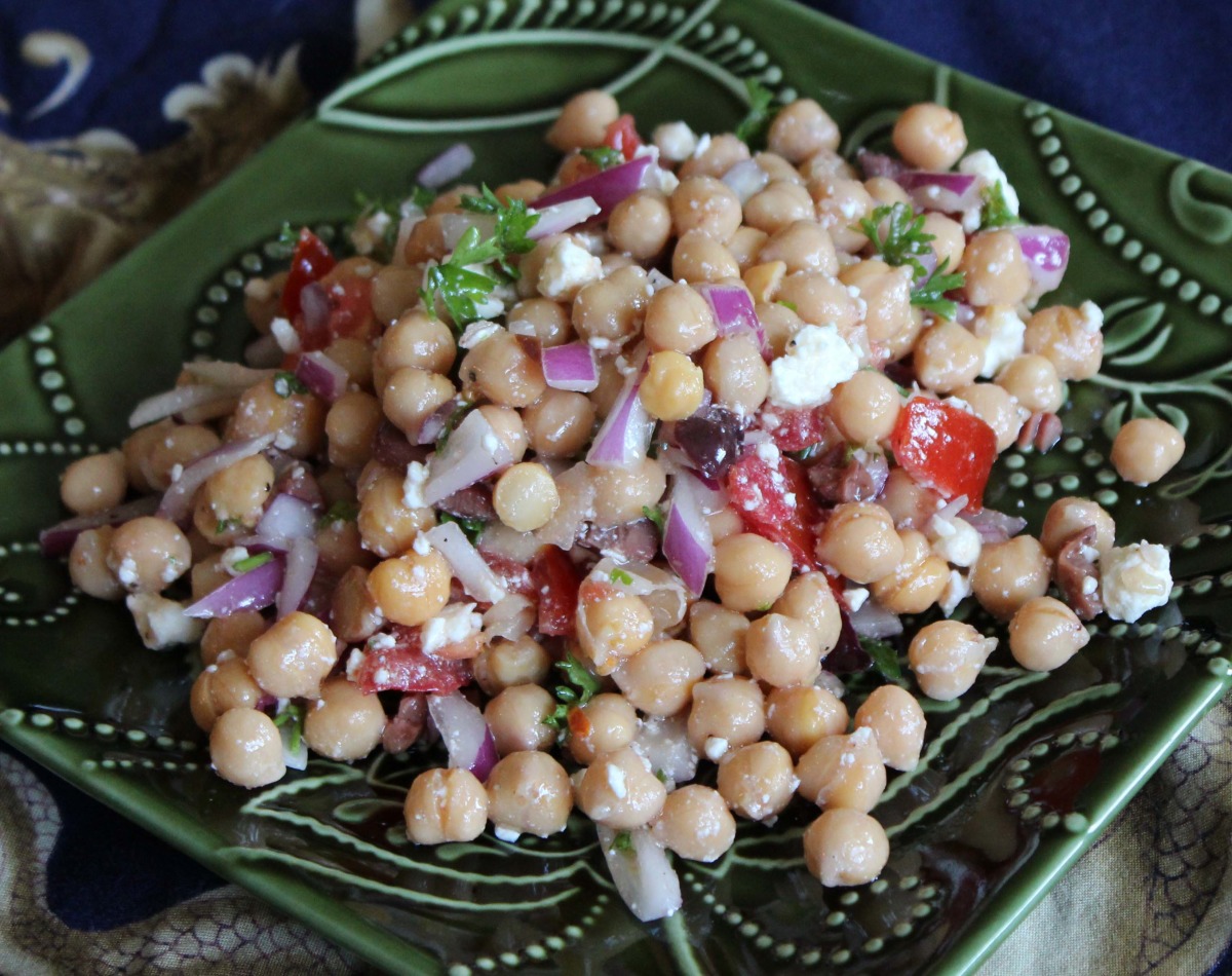 5-Minute Greek Garbanzo Bean Salad image
