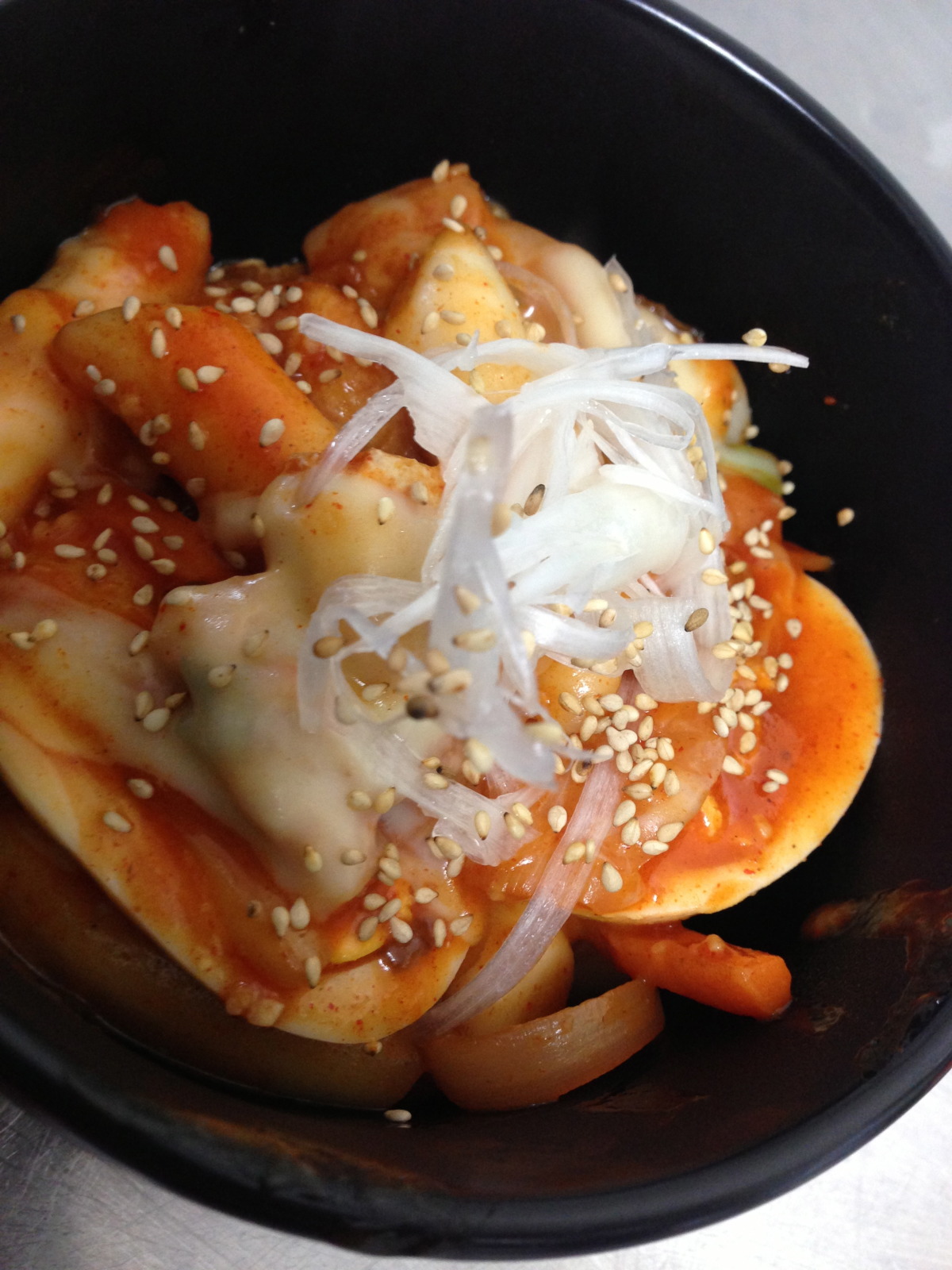 Spicy Korean Rice Cake With Cheese (Cheese Tteokbokki) Recipe 