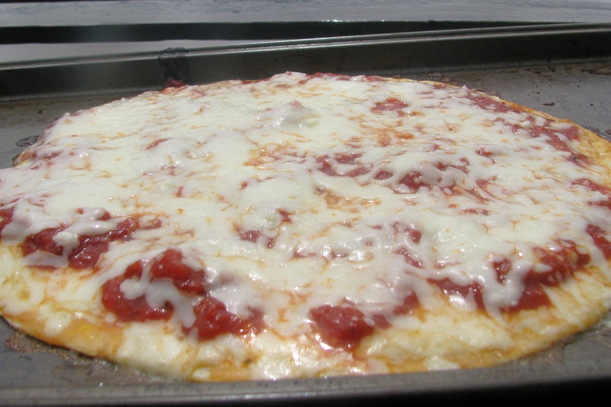 Extra-Crispy Bar-Style Tortilla Pizza Supreme Recipe