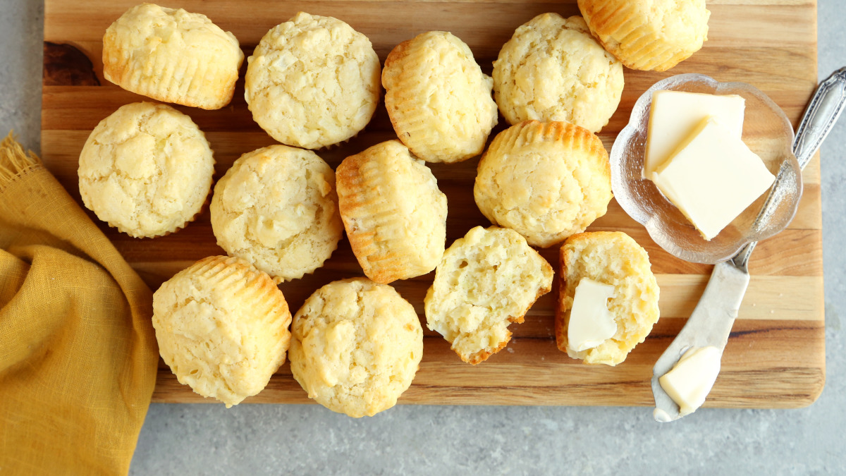 Garlic-Onion Dinner Muffins
