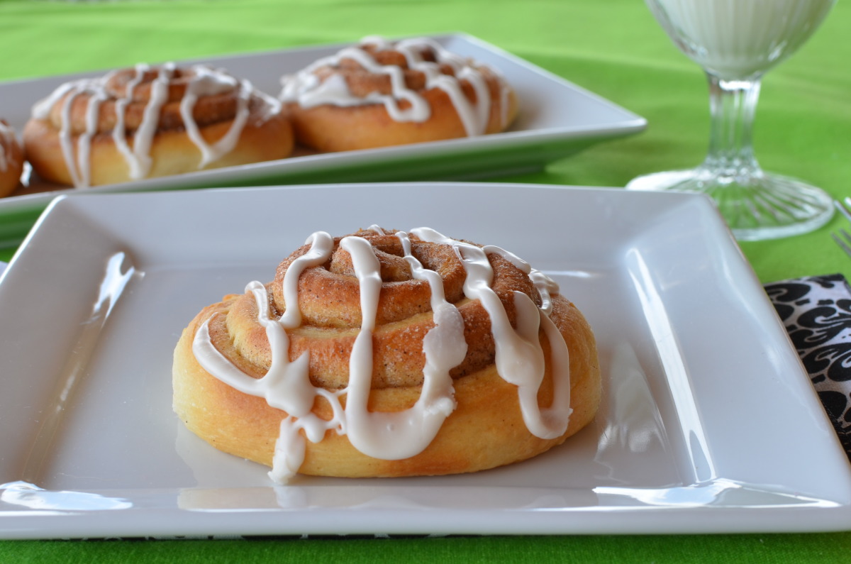 Jo Mama's Soft and Fluffy Cinnamon Rolls_image