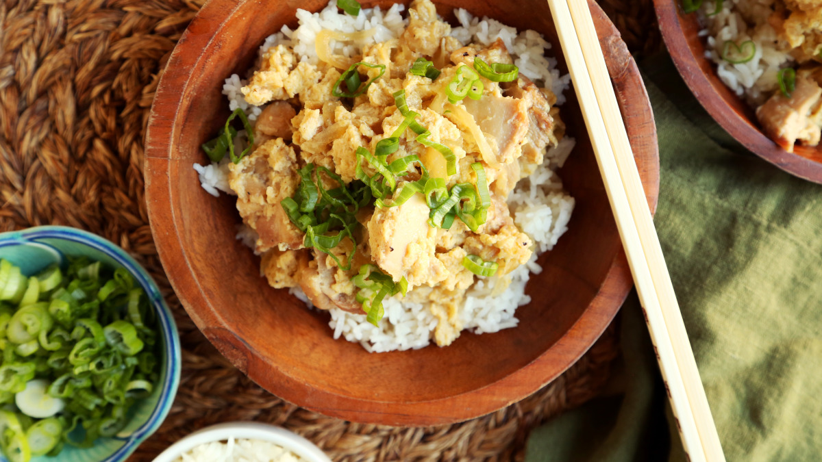 Oyakodon (Japanese Chicken and Egg Rice Bowl) Recipe