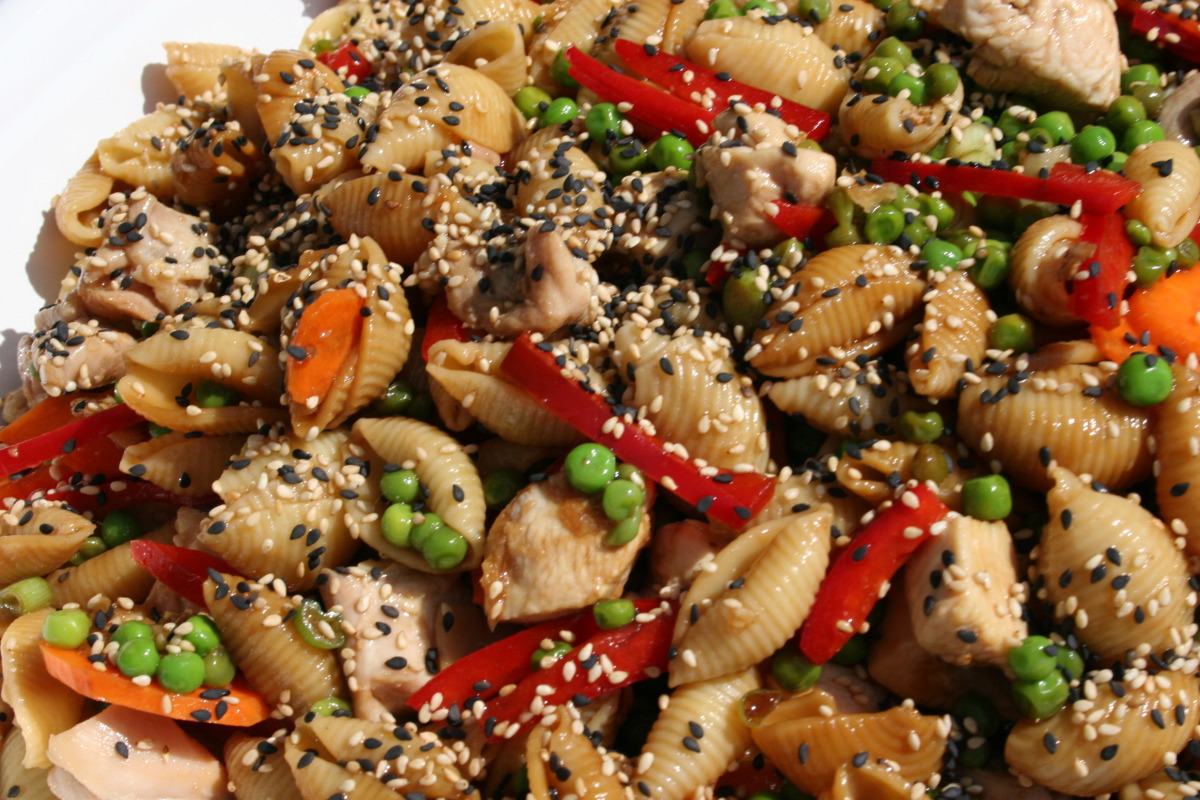 Chilled Oriental Chicken Pasta Salad-image