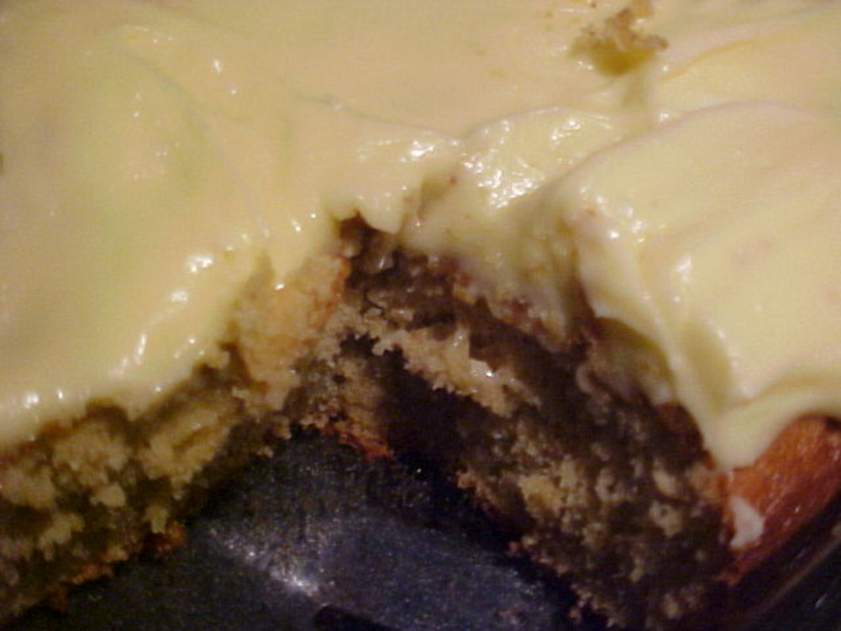 Banana Cake With Cream Cheese Frosting