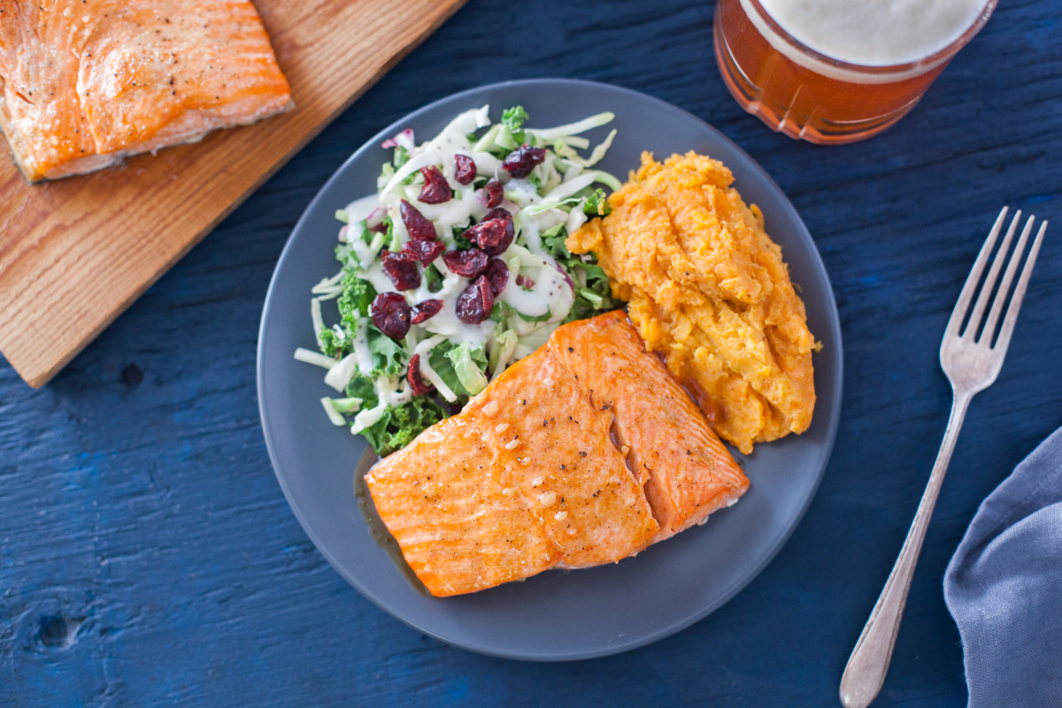 Copycat Applebee S Honey Grilled Salmon Recipe Food Com Combine soy sauce, sesame oil, honey, dill weed and lemon juice. copycat applebee s honey grilled salmon