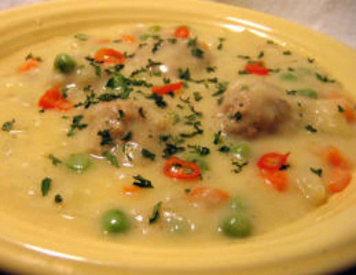 Youvarlakia Avgolemono (Greek Meatball-Egg/Lemon Soup)