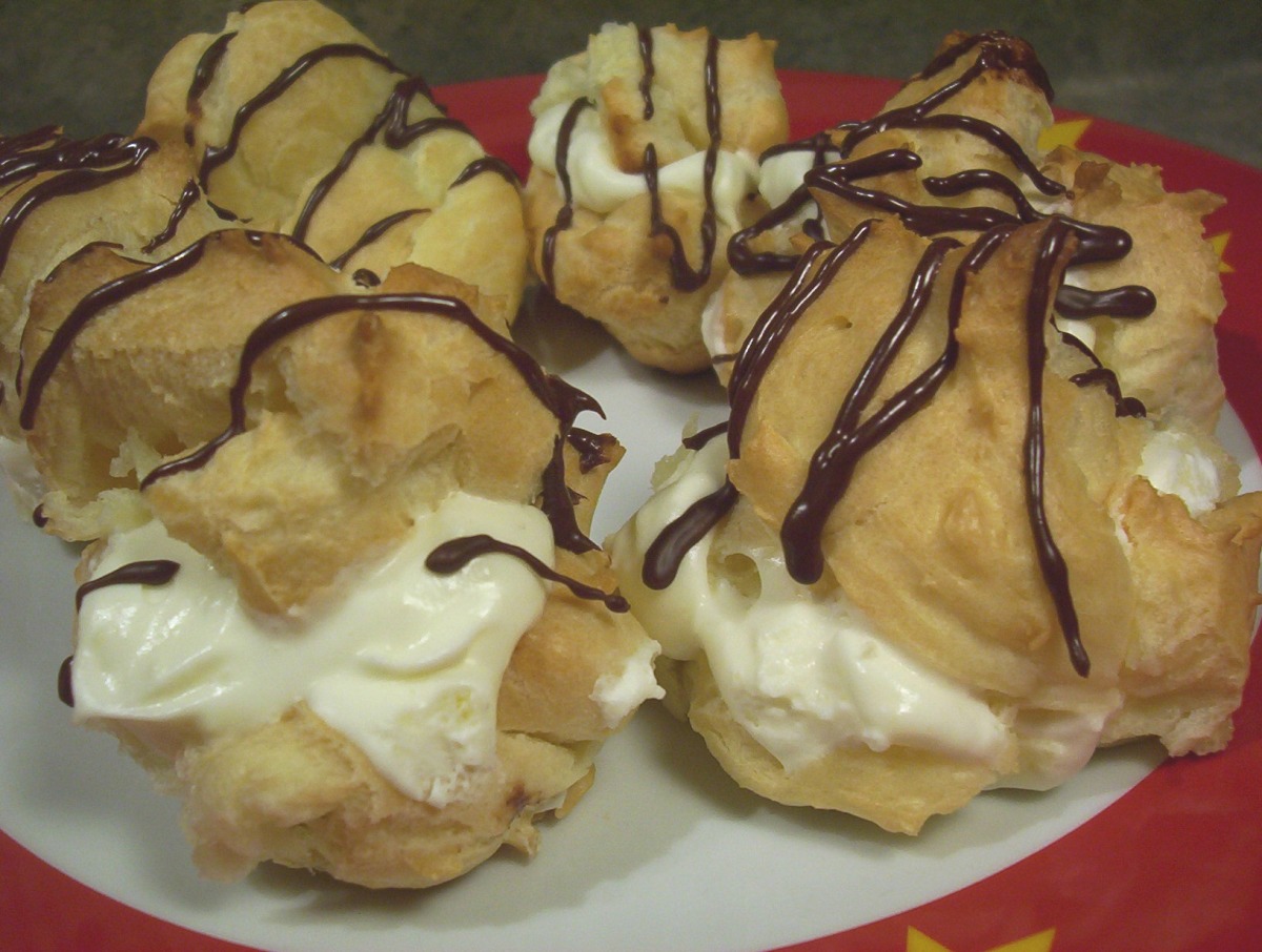 Vanilla Cream Puffs-image