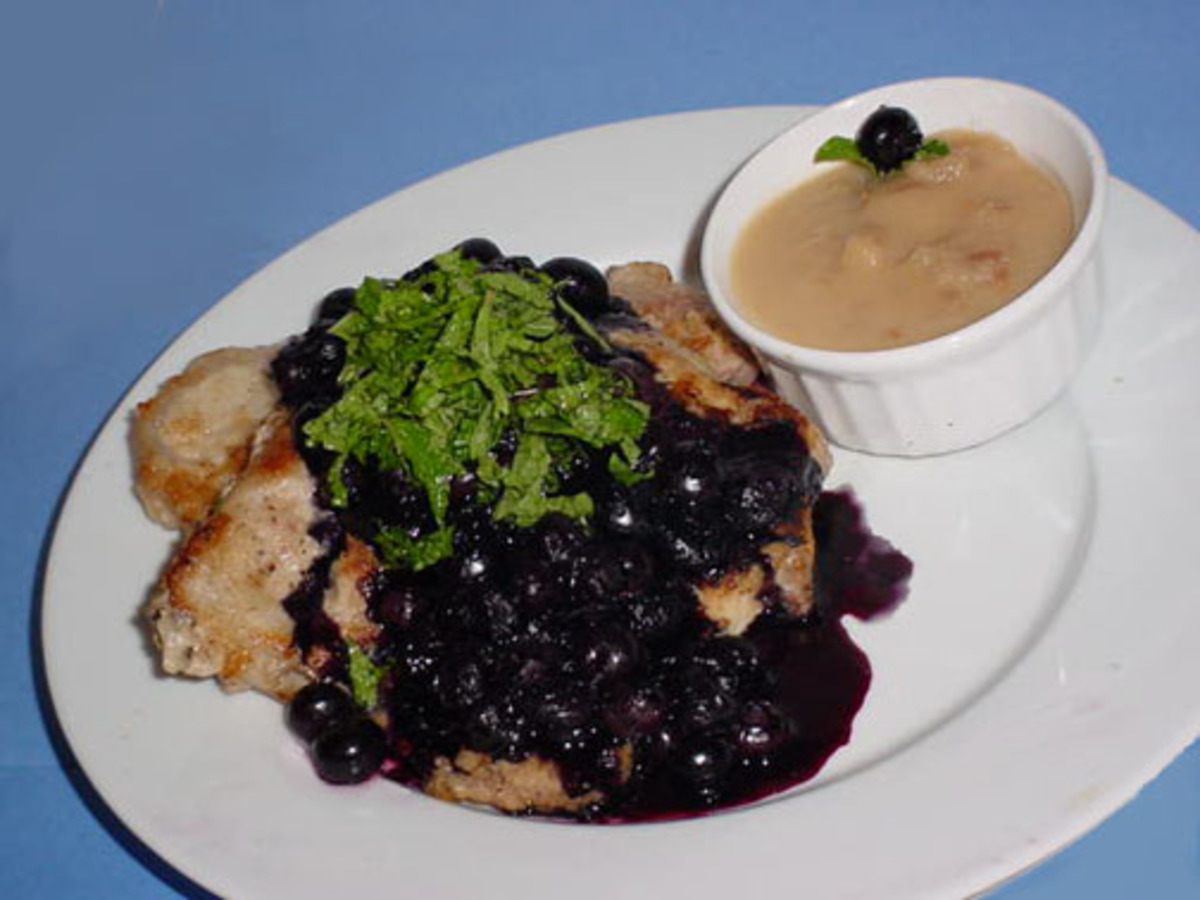 Caputo's Pork Chops With Pear Puree And Blueberries_image
