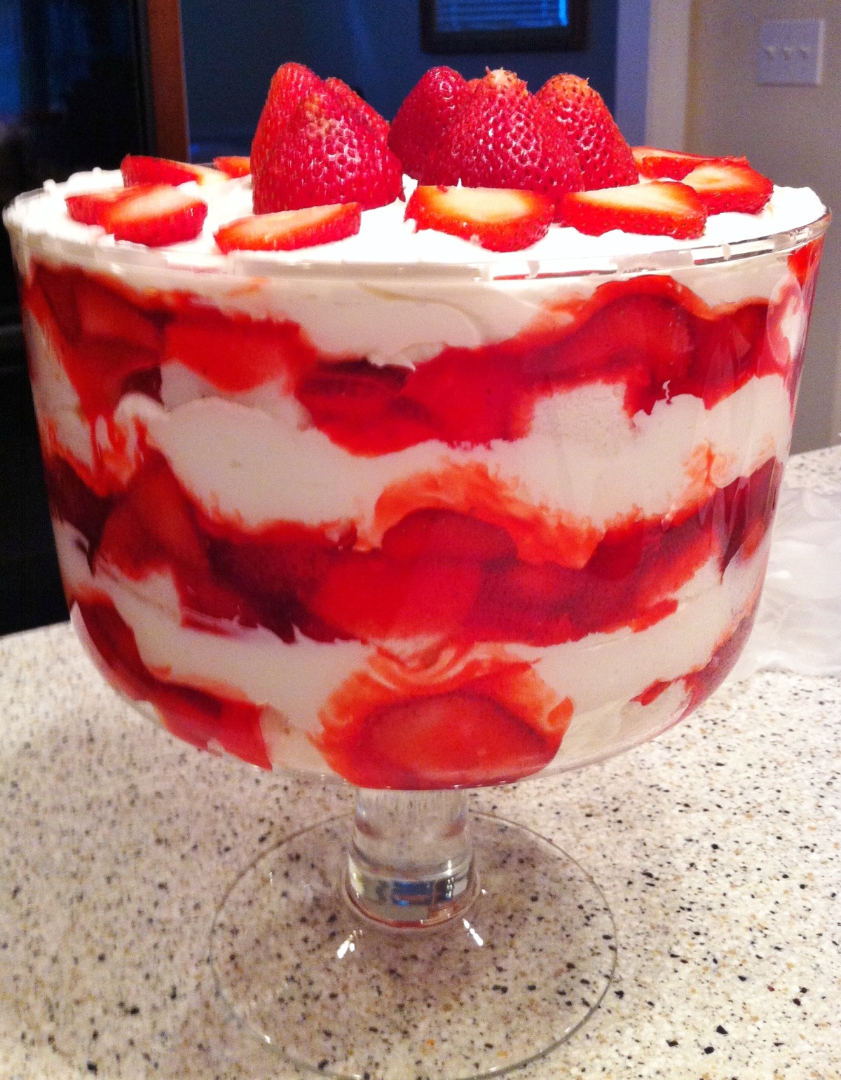 Strawberry Angel Trifle_image