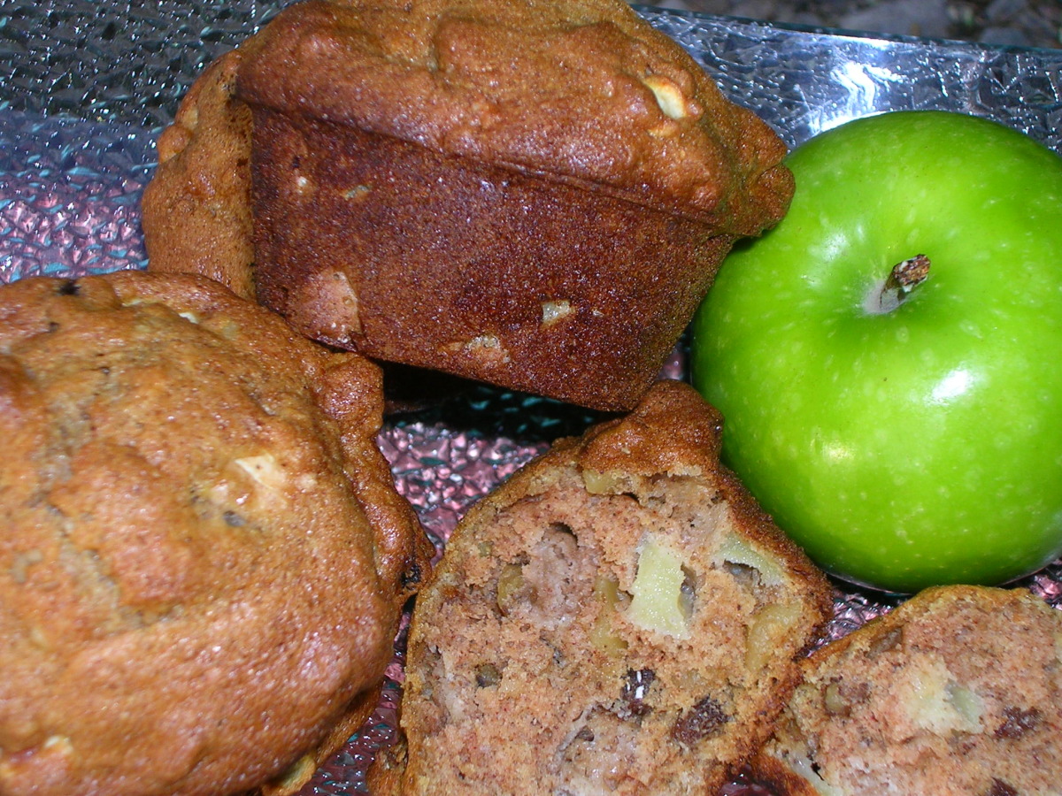 Apple Raisin Walnut Muffins_image
