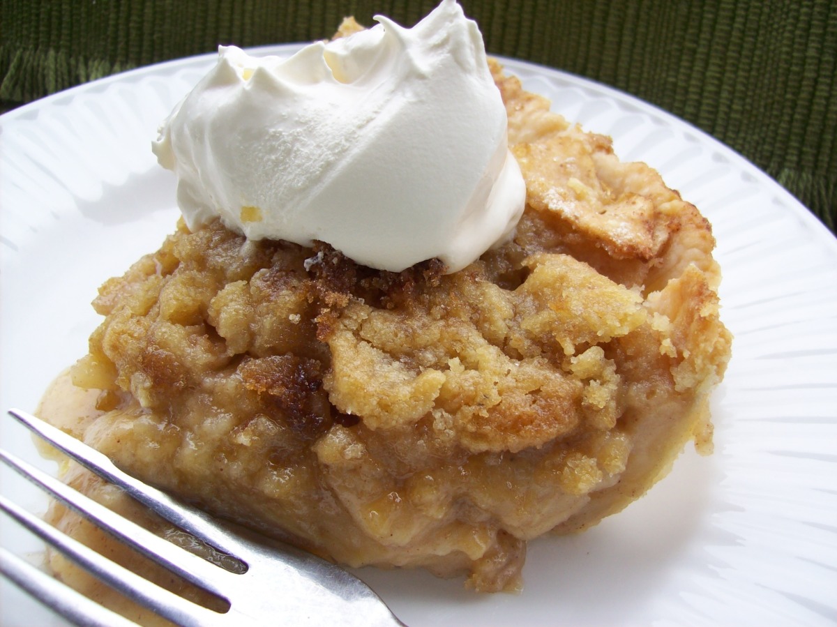 Crunchy Crumb Apple Pie image