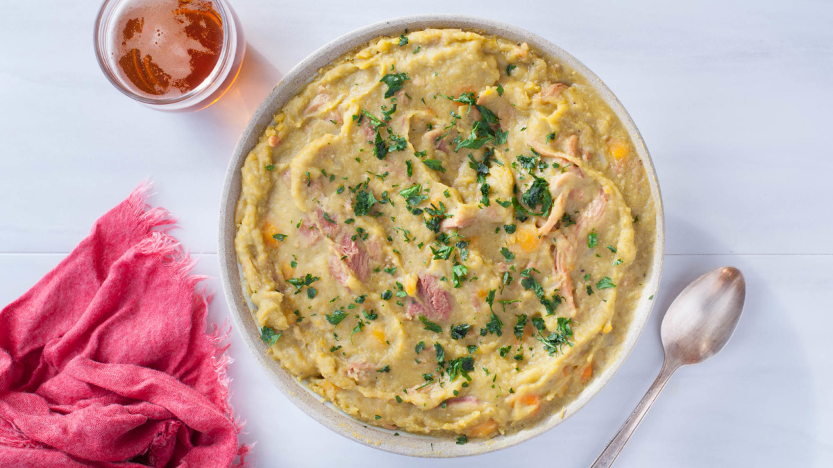 Slow Cooker Split Pea and Ham Soup Recipe • MidgetMomma