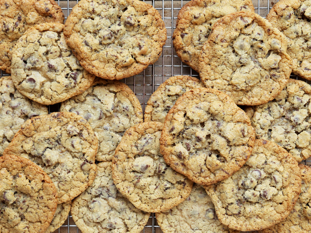 Authentic Mrs. Fields Chocolate Chip Cookies_image