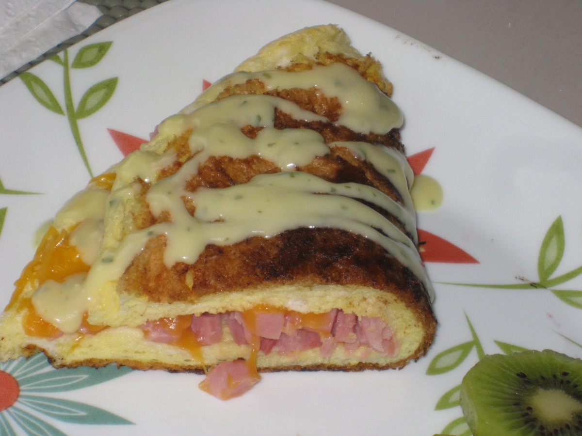 Souffle Omelet (Puffy Omelet) image