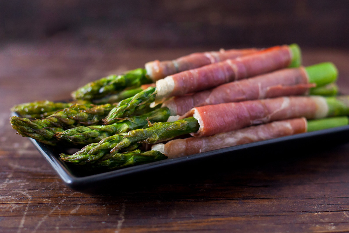 Prosciutto-wrapped Asparagus image