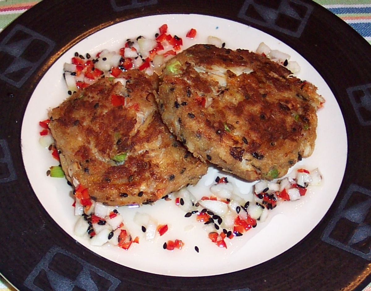Crab Cakes With Spicy Thai Sauce image
