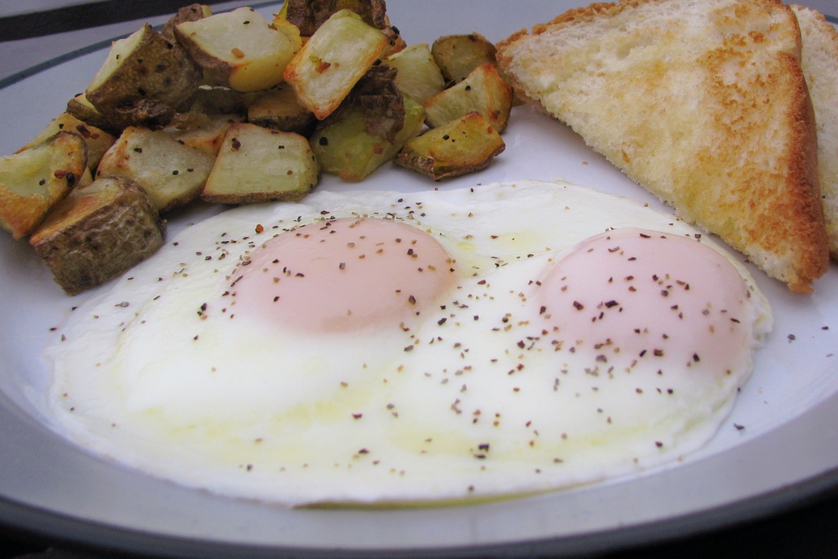 Even a Kid Can Do It Perfect Fried Eggs