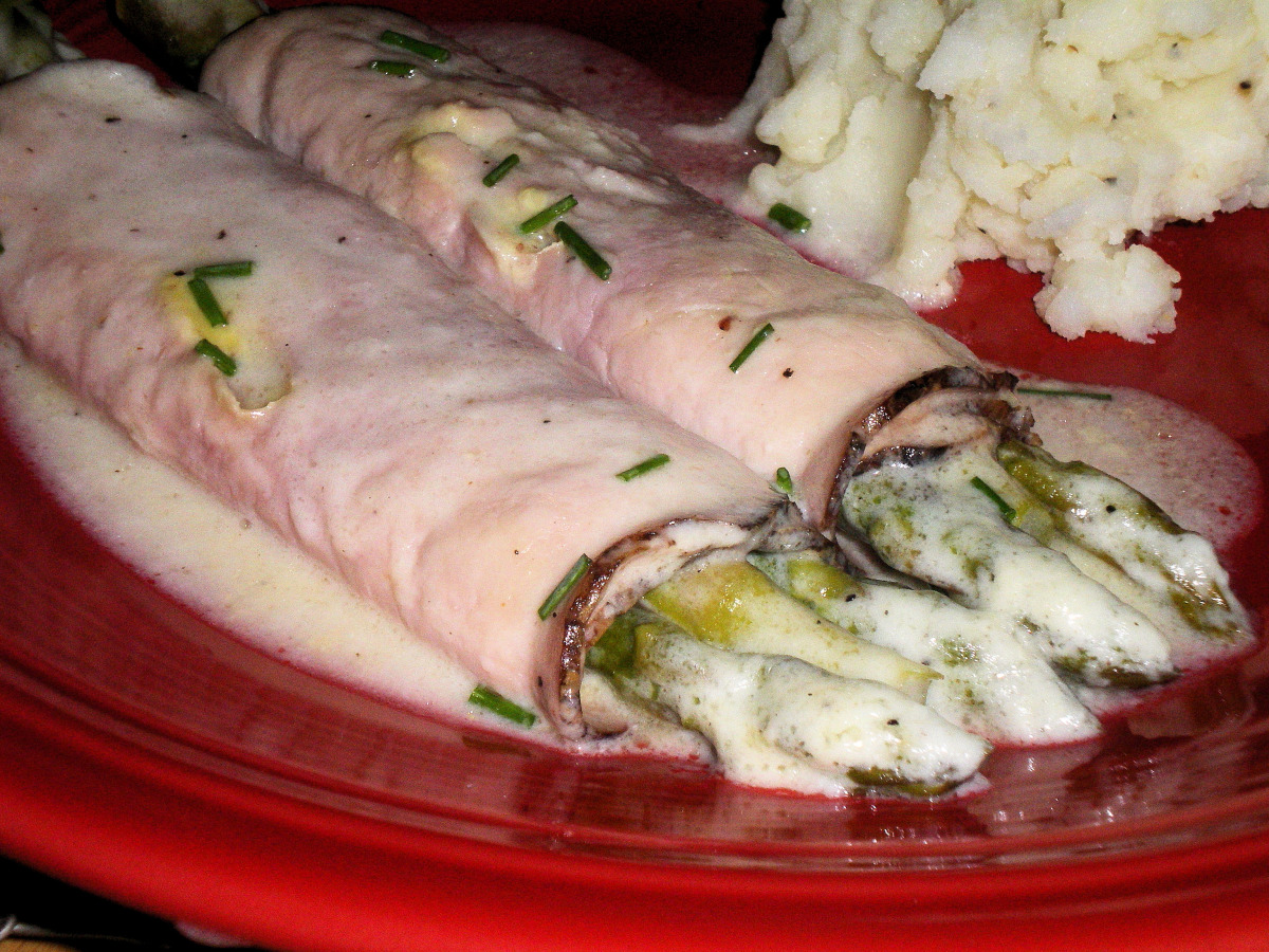 Ham Asparagus Rolls-image