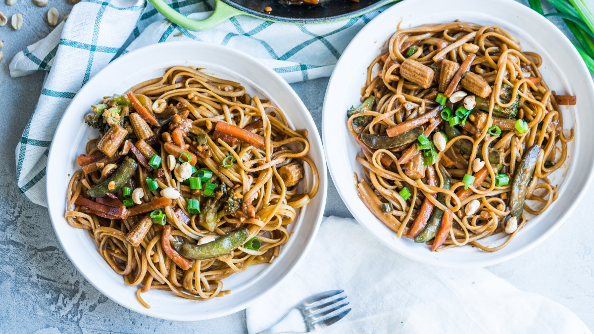 Thai Noodles With Spicy Peanut Sauce_image