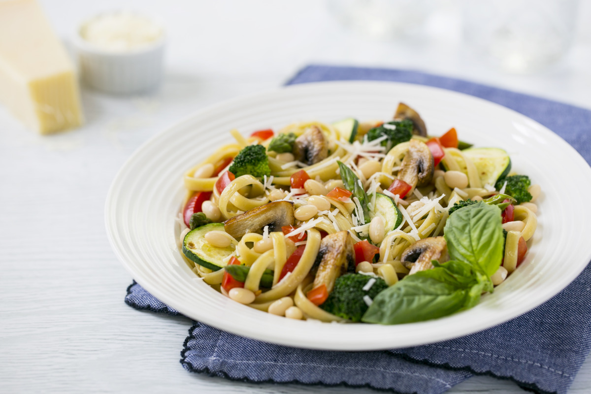 Linguine With White Beans and Vegetables image