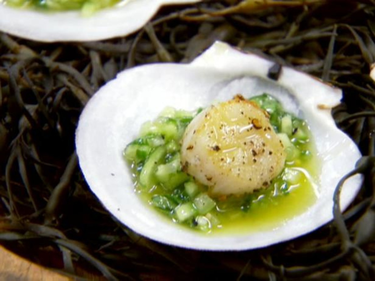 Pan-Grilled Scallops on Green Gazpacho image