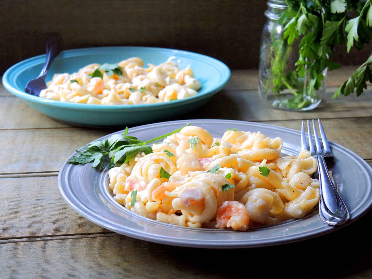 Trottole With Seafood & Smoked Gouda Alfredo Recipe 