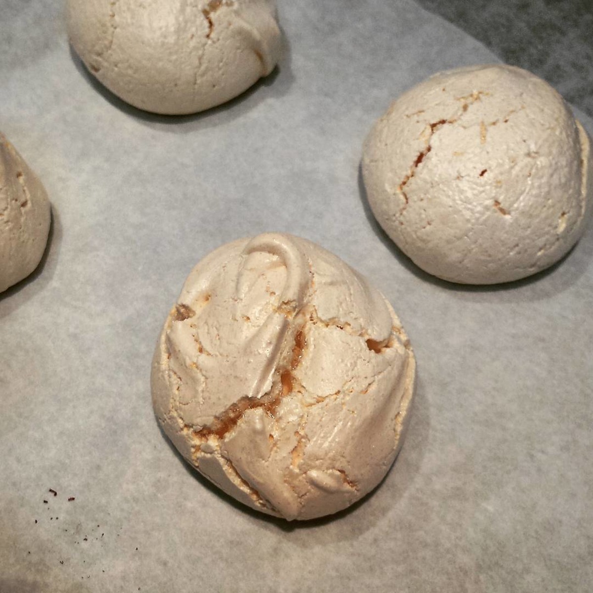 Marshmallowy Meringues-image